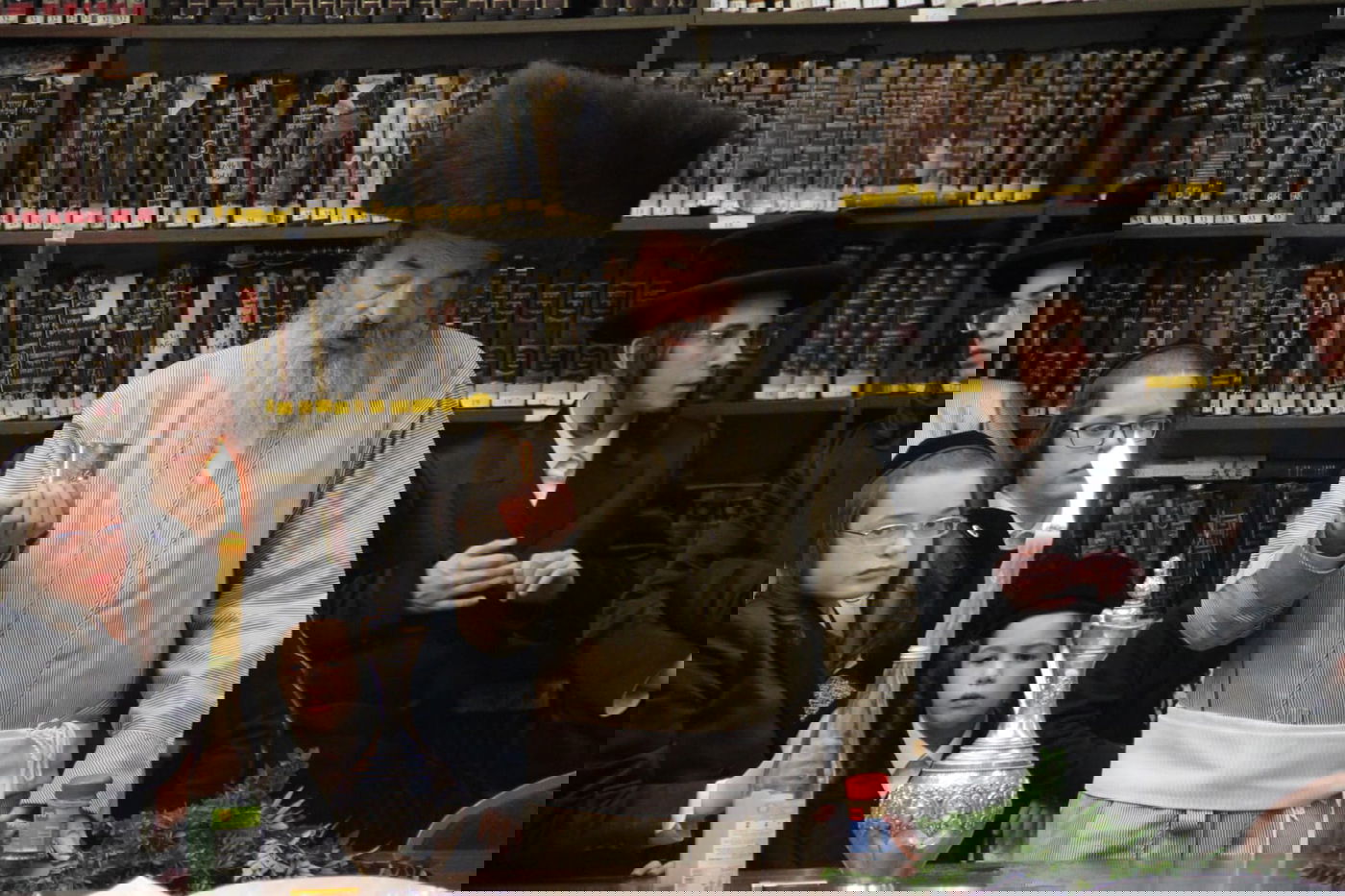 האדמו"רים מנדבורנה-צפת ולעלוב בצוותא בבני ברק