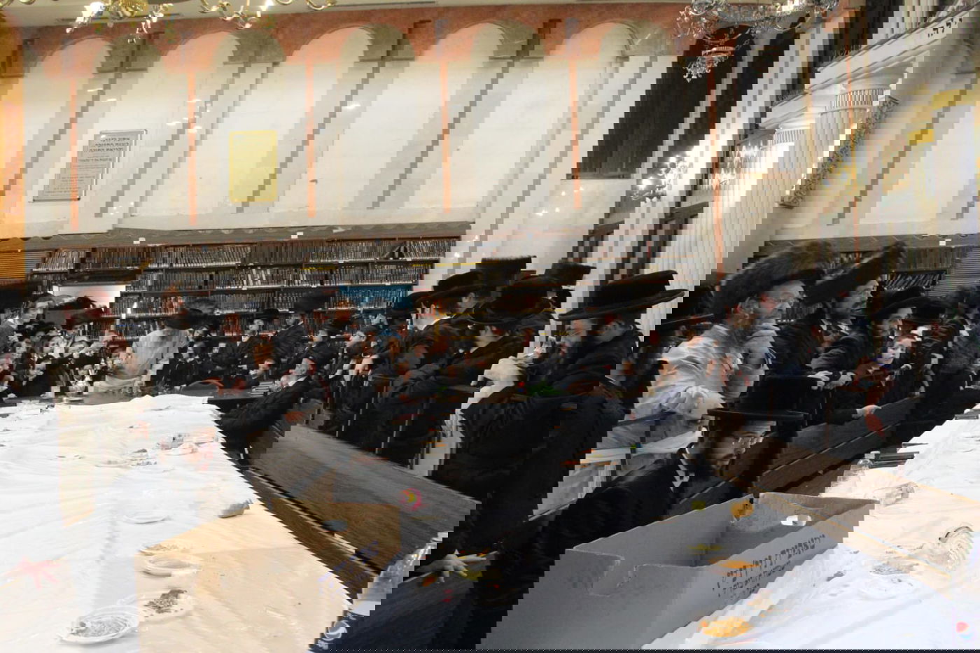 האדמו"רים מנדבורנה-צפת ולעלוב בצוותא בבני ברק