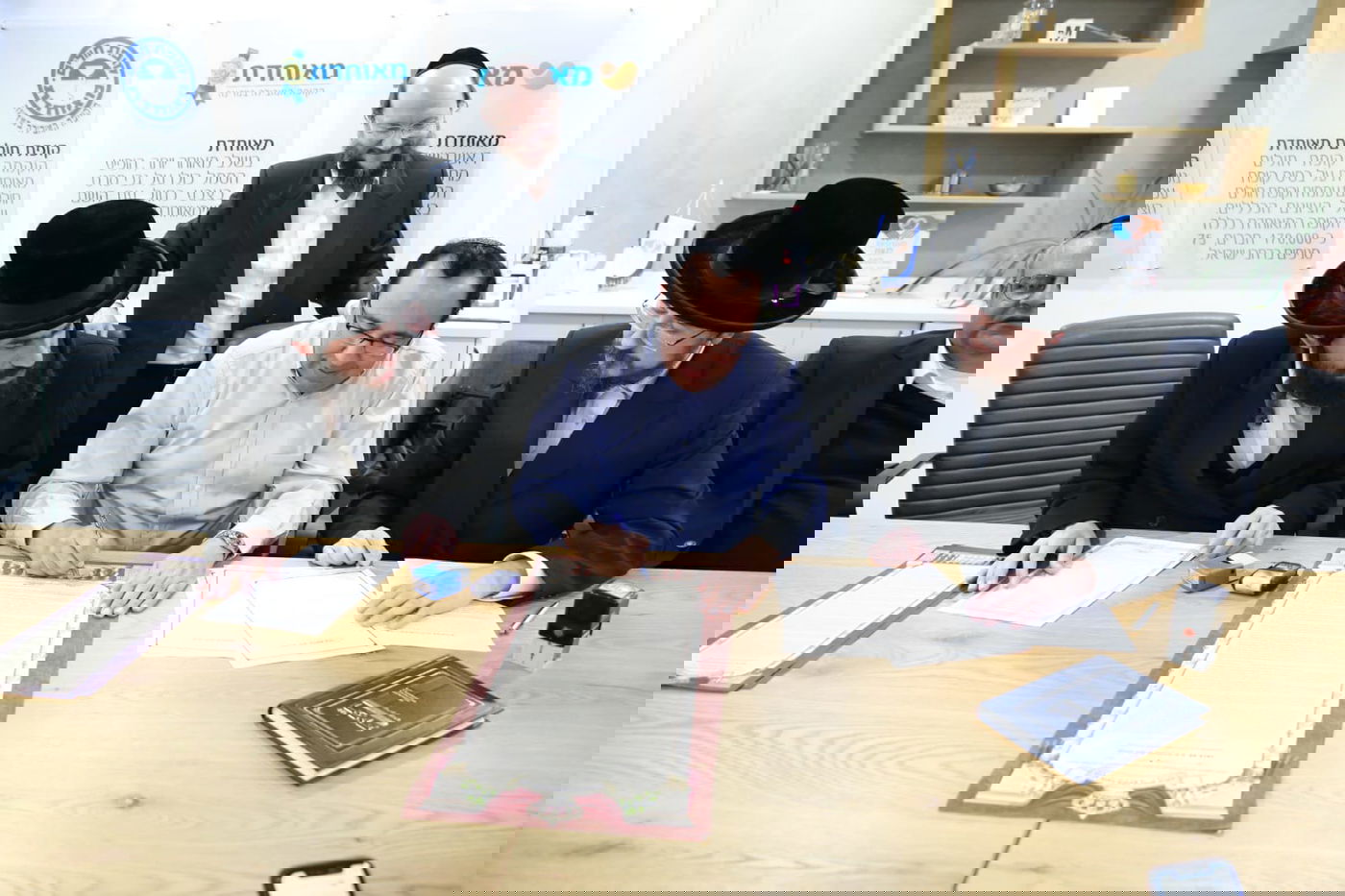 'מאוחדת' חתמה על ה'היתר עיסקא' המהודר בבי"ד של  הגר"פ וינד