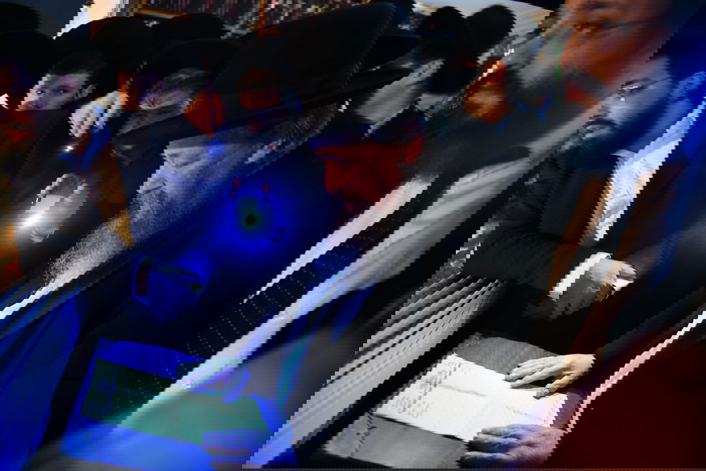 מסע הלווית הרבנית צפורה שפירא ע"ה. צפו