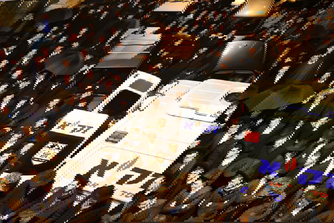 מסע הלווית הרבנית צפורה שפירא ע"ה. צפו