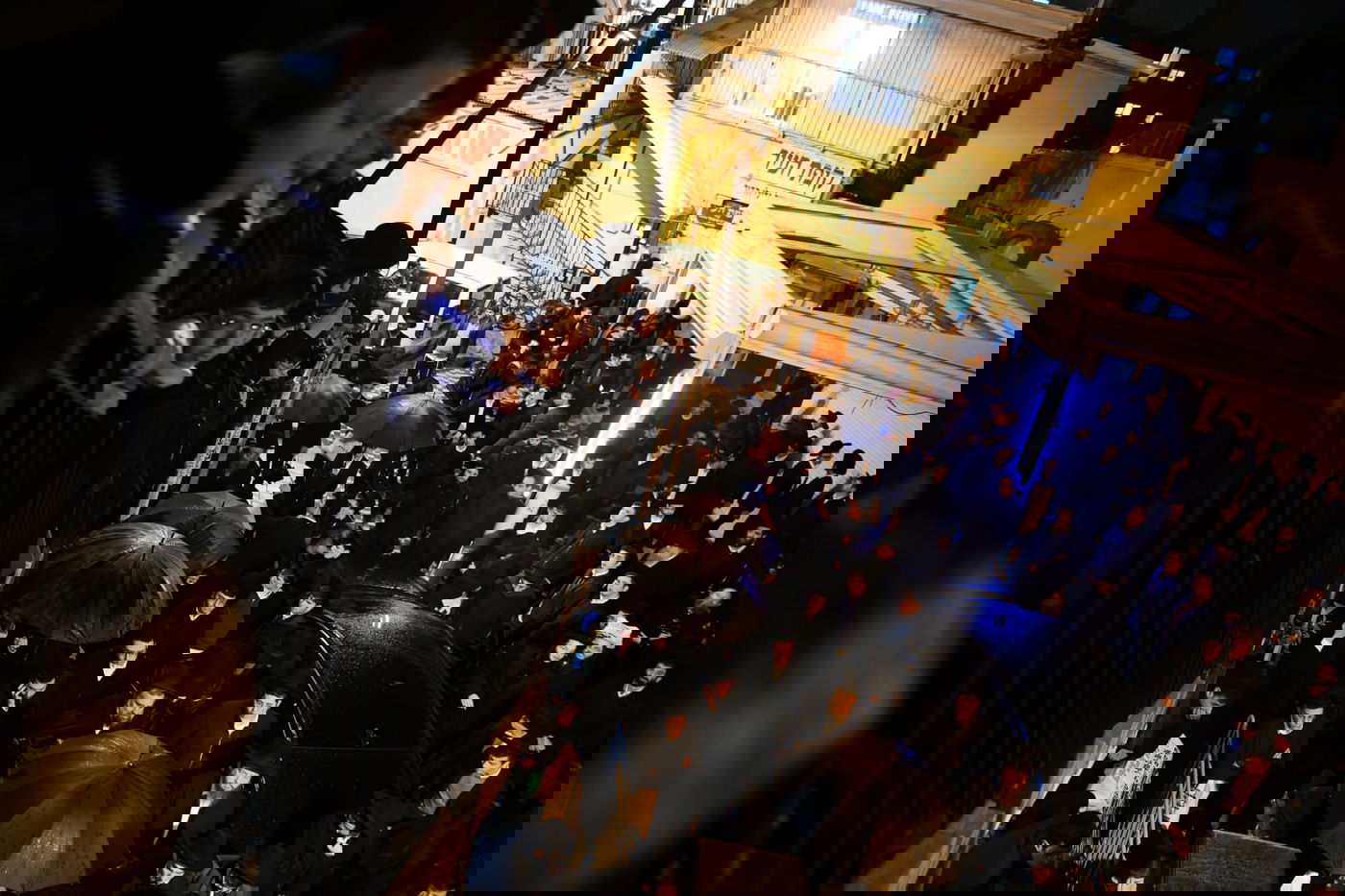 מסע הלווית הרבנית צפורה שפירא ע"ה. צפו