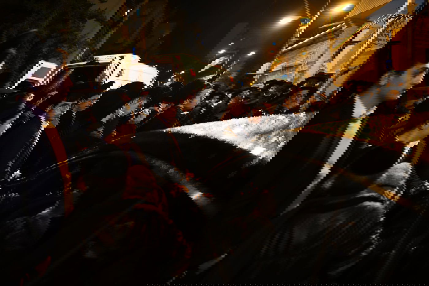 מסע הלווית הרבנית צפורה שפירא ע"ה. צפו