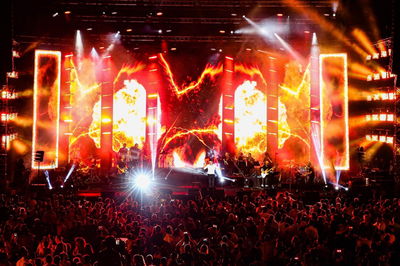 יעקב שוואקי ברמיקס רשמי ללהיט "אש"