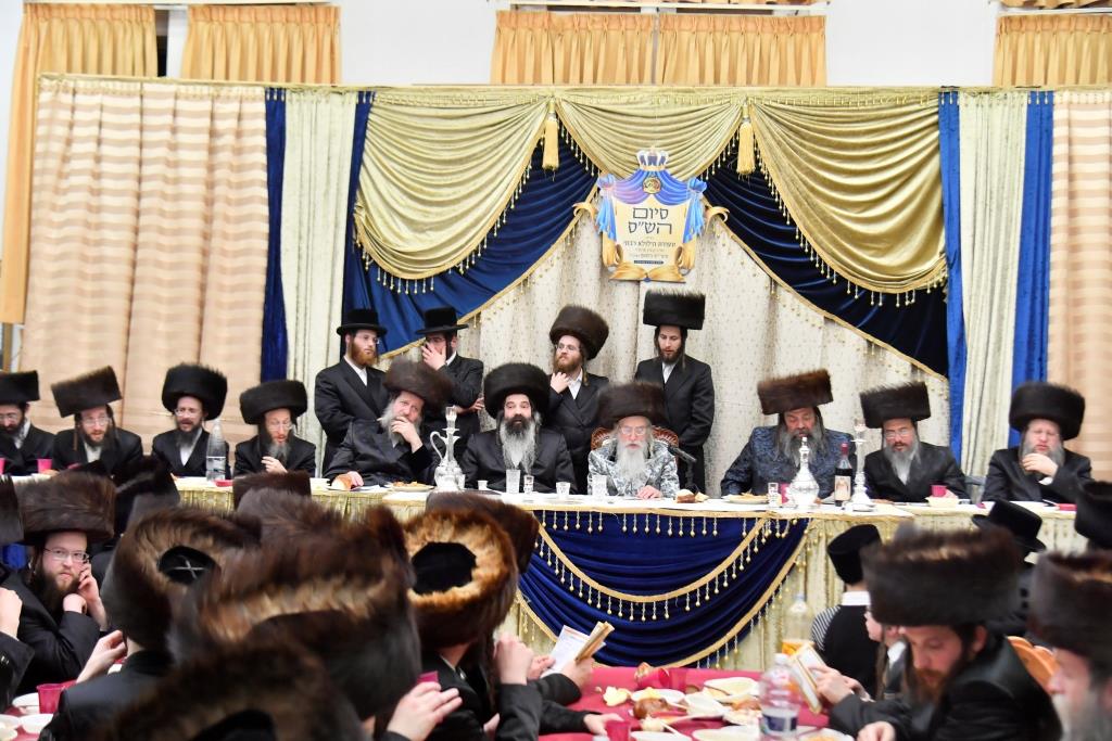 האדמו"ר ממעליץ שילב את סיום הש"ס ב'טיש יארצייט'