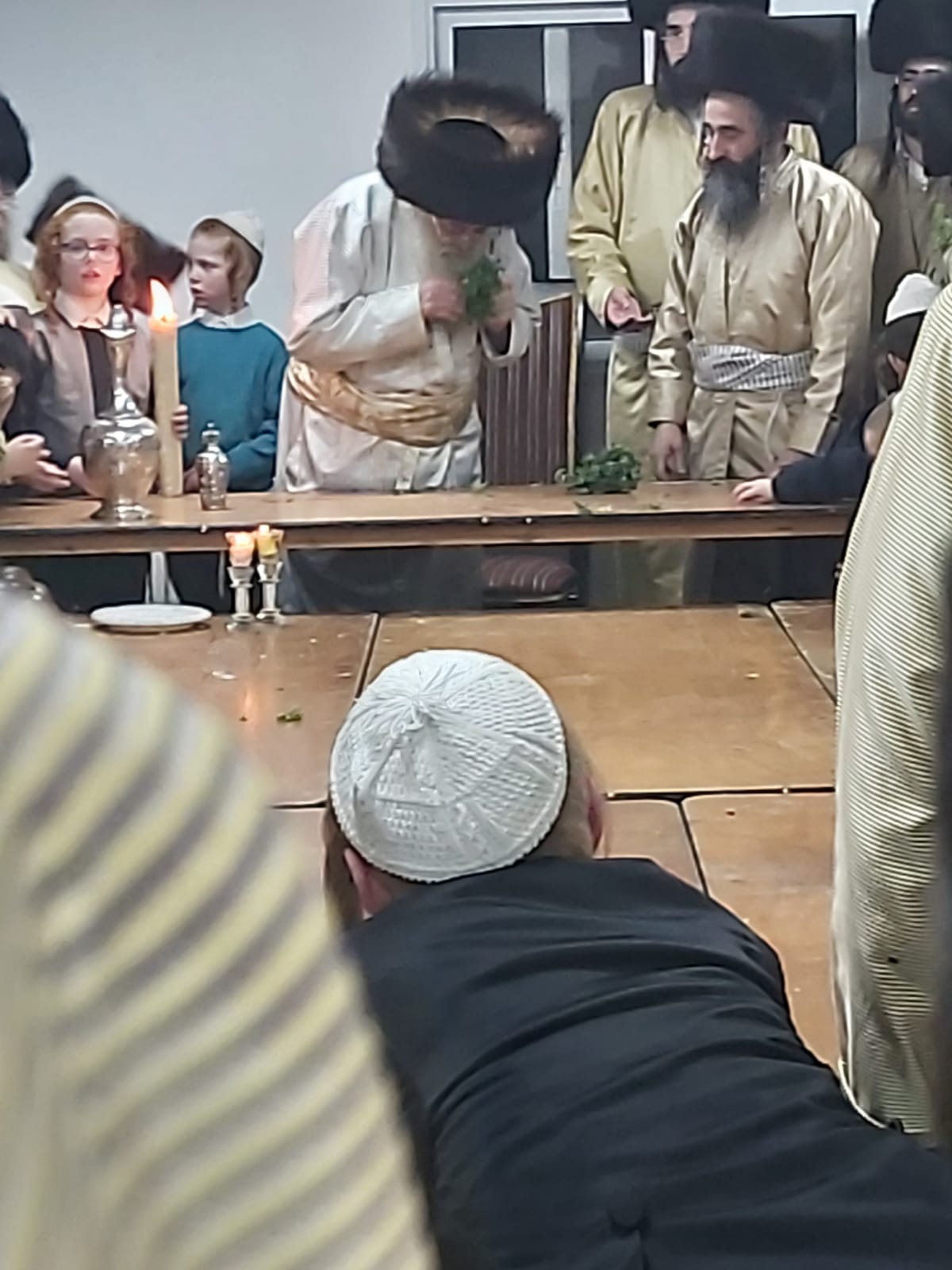 האדמו"ר מתולדות אהרן שבת בטבריה. צפו