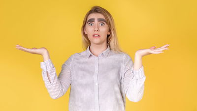 מחקר: נשים עם גבות עבות הן נרקיסיסטיות