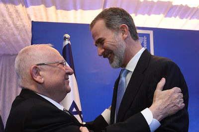 מלך ספרד: אין מקום לגזענות נגד היהודים • צפו