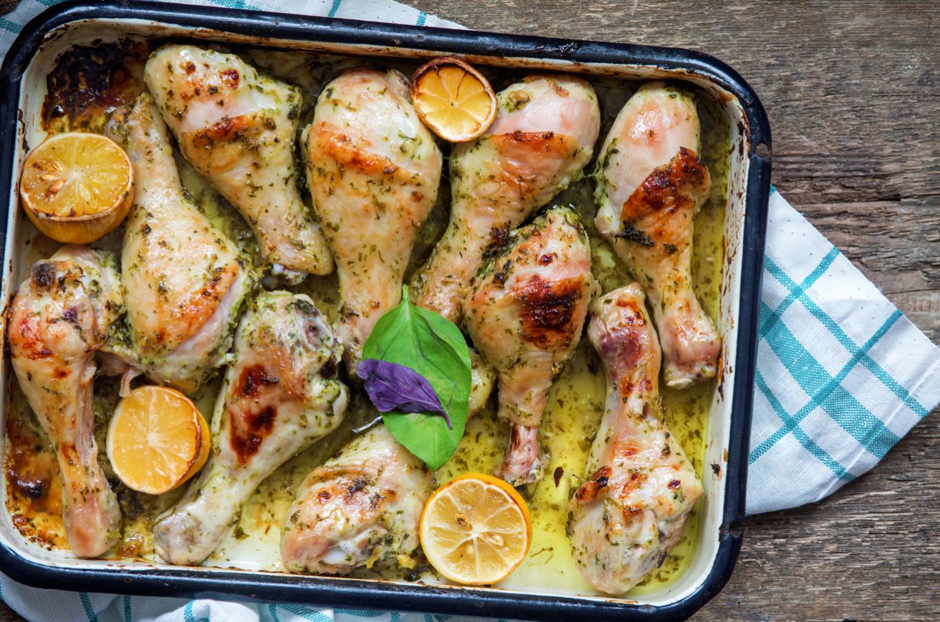 שוקי עוף ברוטב שום ולימון שמכינים בצ'יק