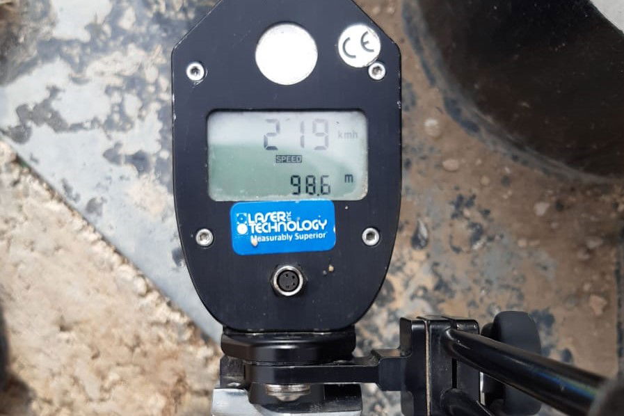 נהג רכב נתפס "טס" במהירות 219 קמ"ש בכביש 1