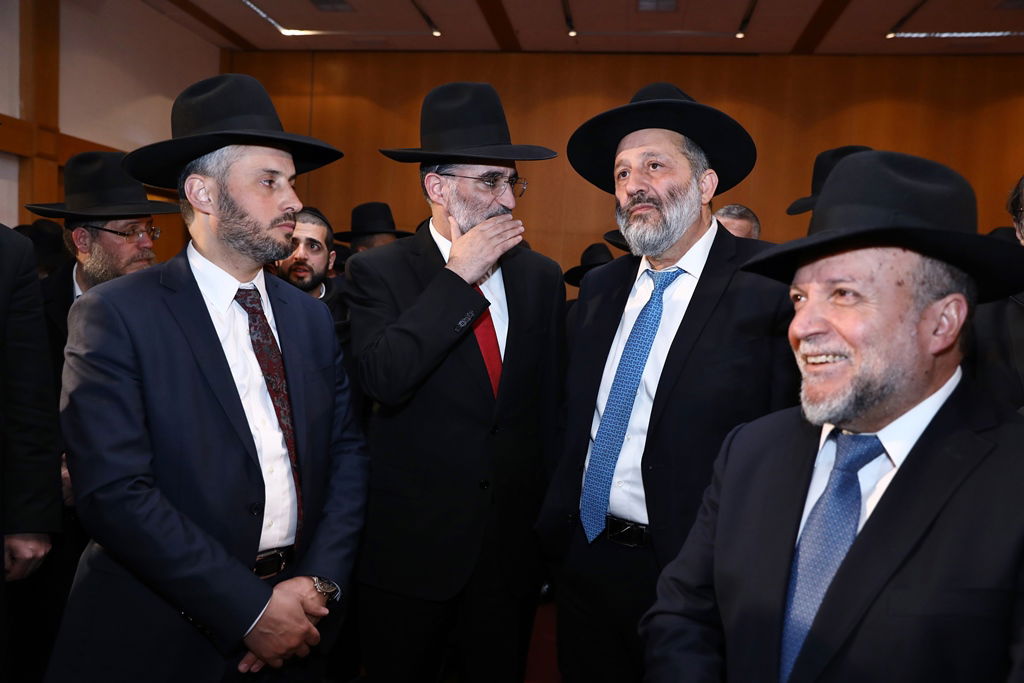 חבר המועצת חיתן את בתו, כולם התייצבו • צפו