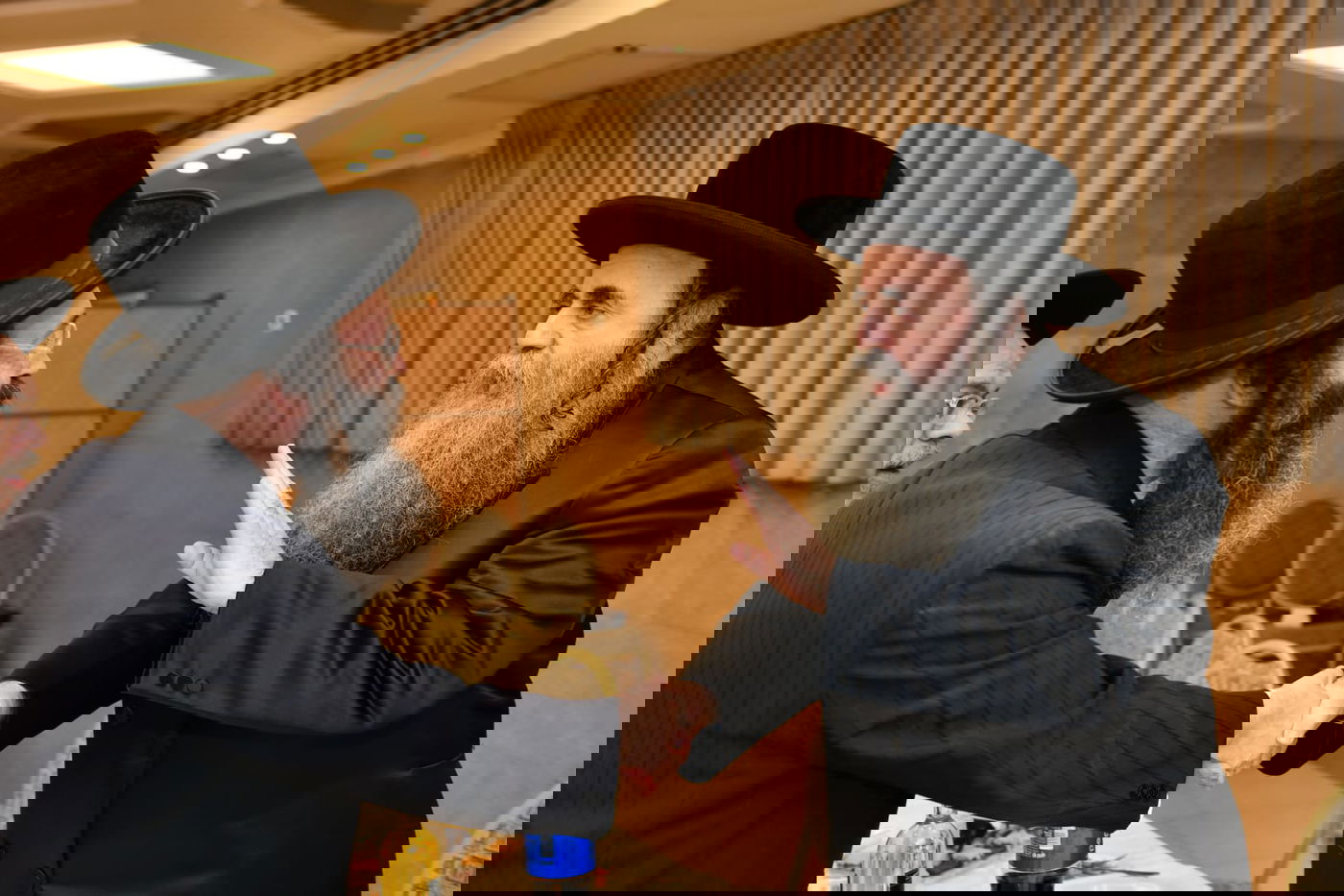 האדמו"ר מלייפניק ערך בר מצווה לבן זקוניו