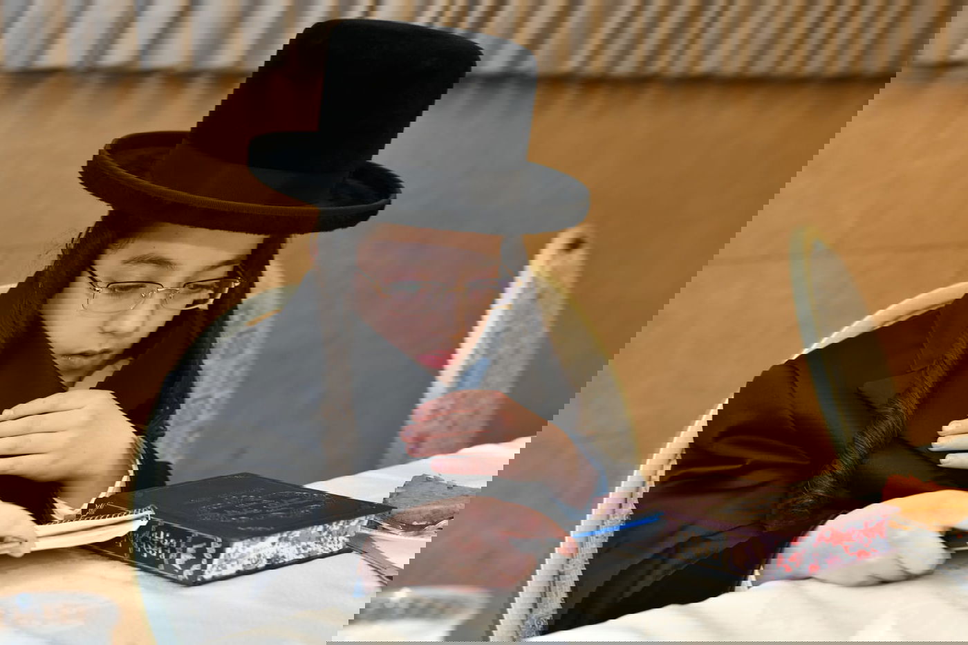 האדמו"ר מלייפניק ערך בר מצווה לבן זקוניו