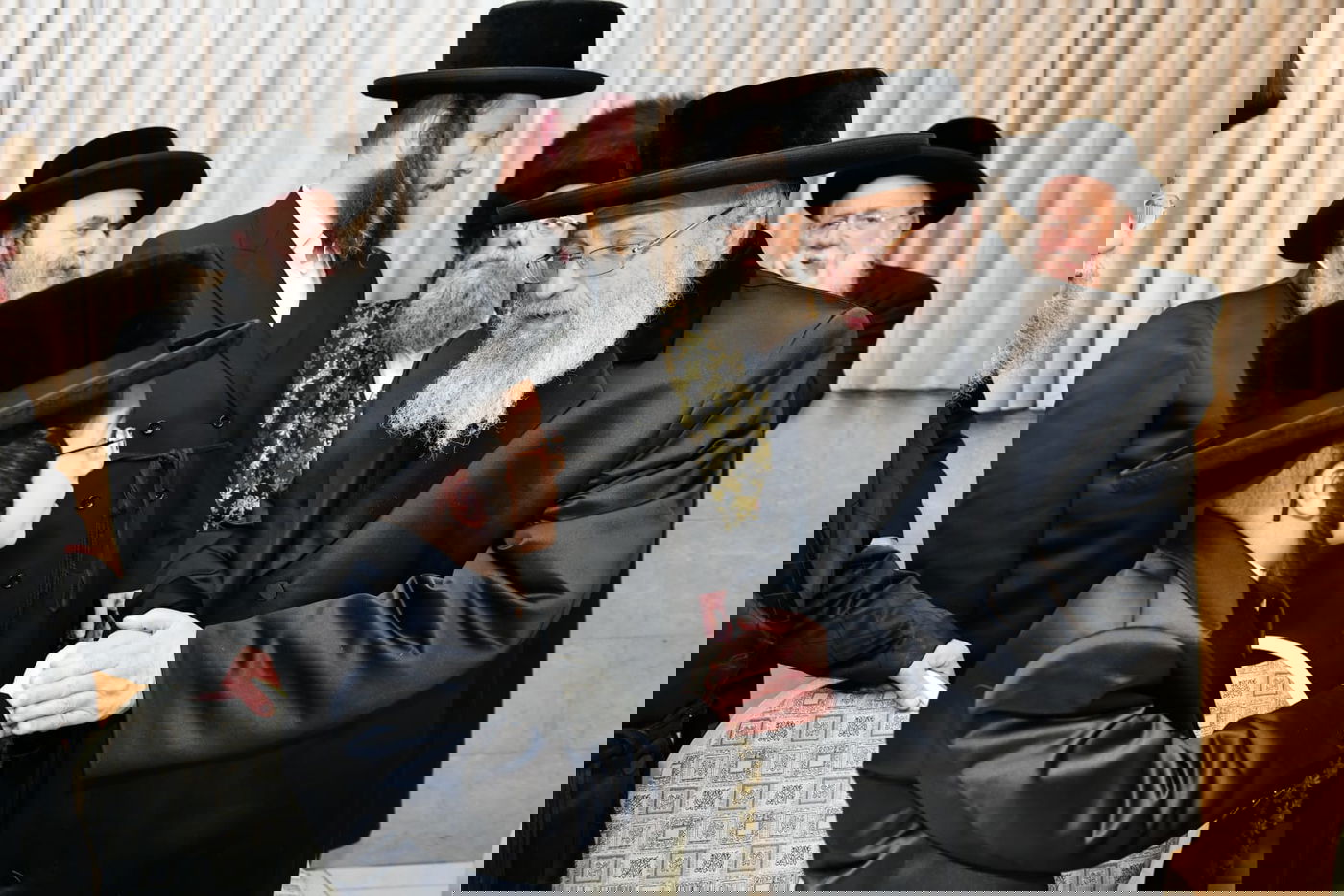 האדמו"ר מלייפניק ערך בר מצווה לבן זקוניו