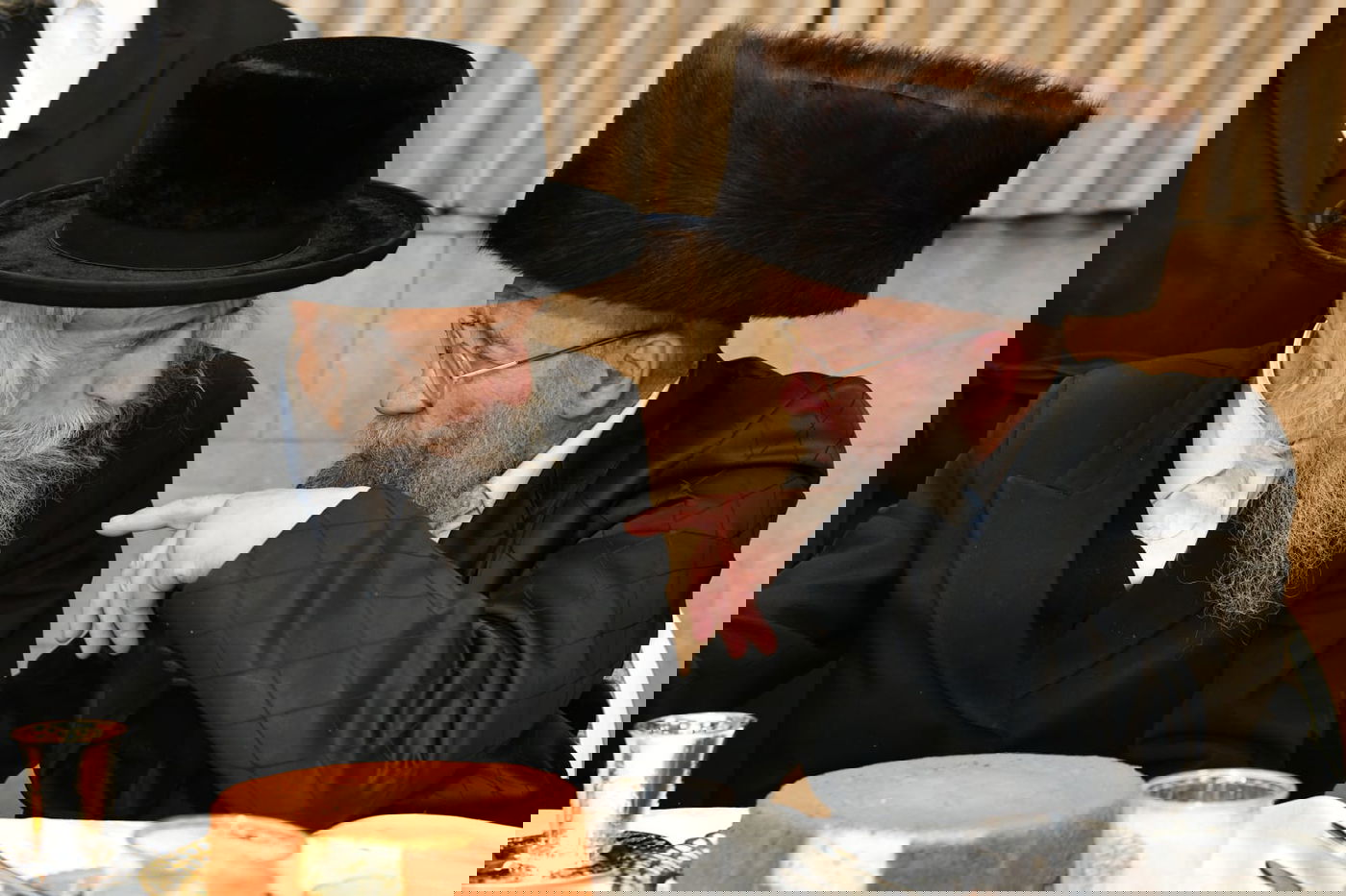 האדמו"ר מלייפניק ערך בר מצווה לבן זקוניו