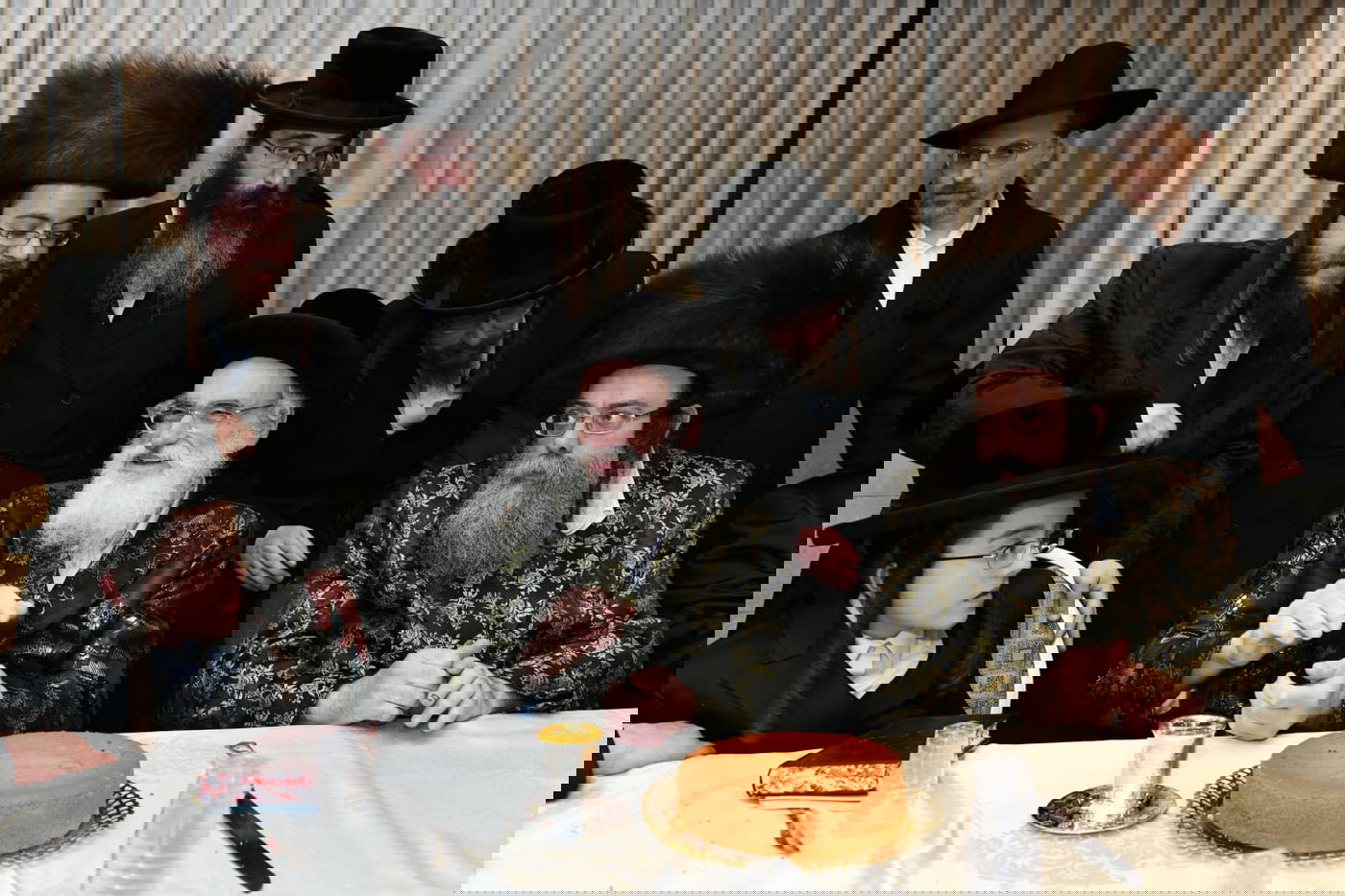 האדמו"ר מלייפניק ערך בר מצווה לבן זקוניו