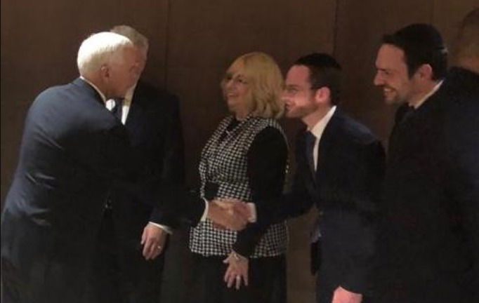 סגן נשיא ארה"ב מייק פנס ביקר ב'אש התורה'