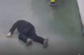 לא ניתן לתיאור: חלה בנגיף והתמוטט בחניה