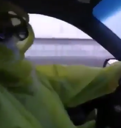 בשל הנגיף המסוכן ﻿• צפו מה עשה נהג המונית בסין