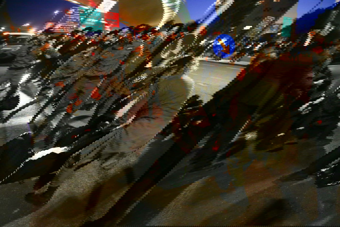 בהפגנת הפלג הירושלמי: 'נאצים' ובואש, חסימות ומעצרים