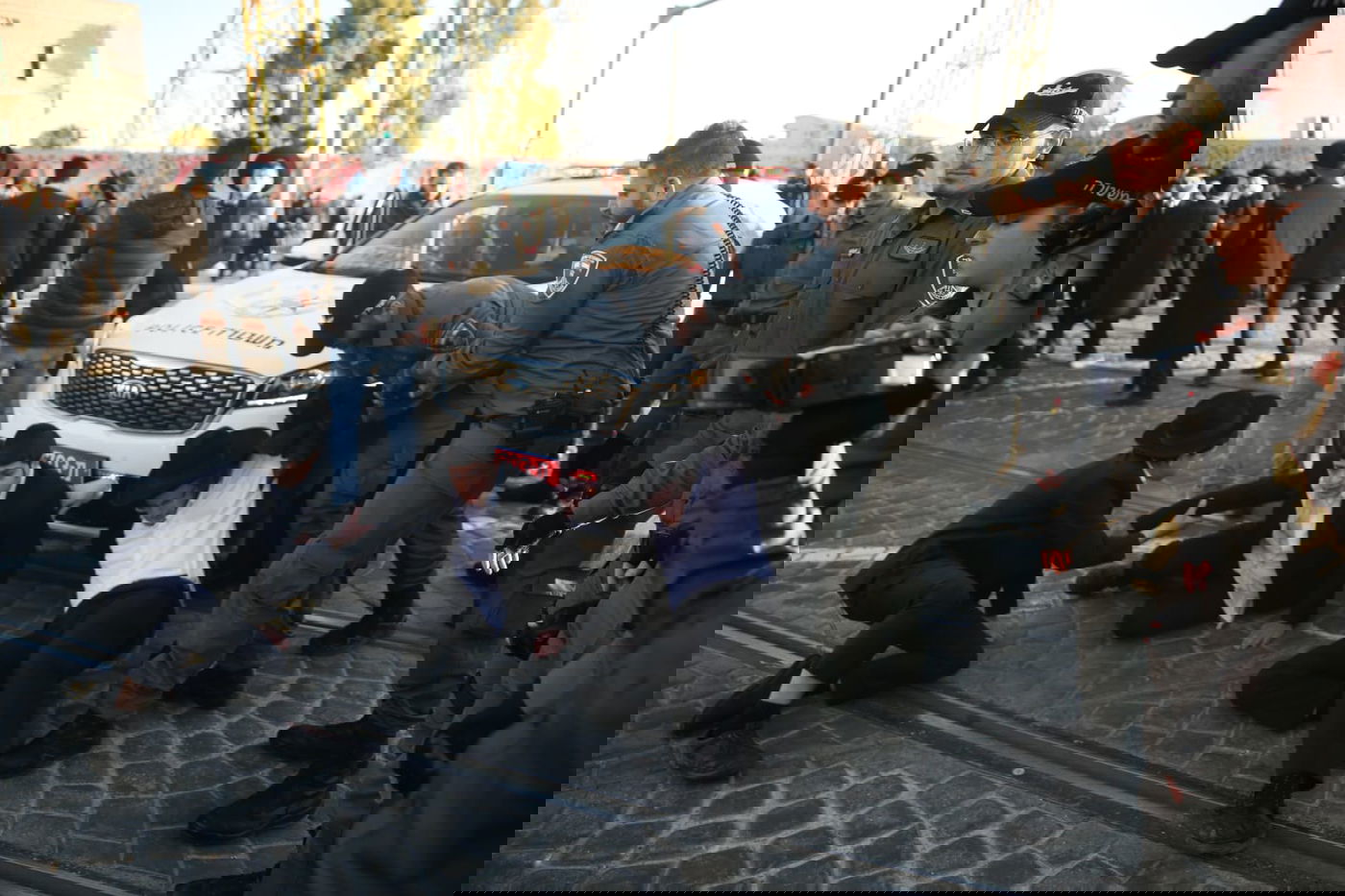 בהפגנת הפלג הירושלמי: 'נאצים' ובואש, חסימות ומעצרים