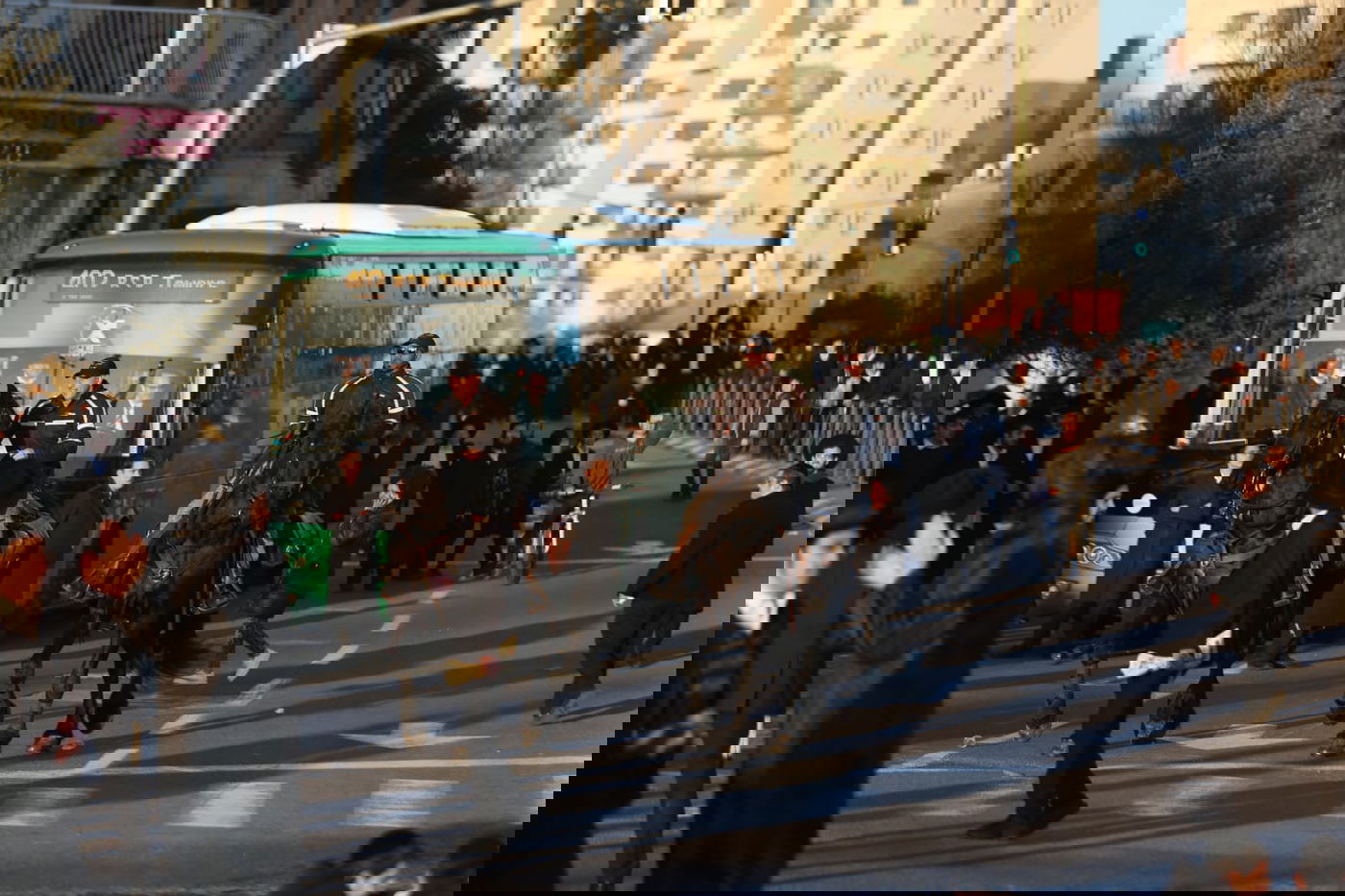 בואש ועצורים: 'הפלג' חסם את התנועה בירושלים