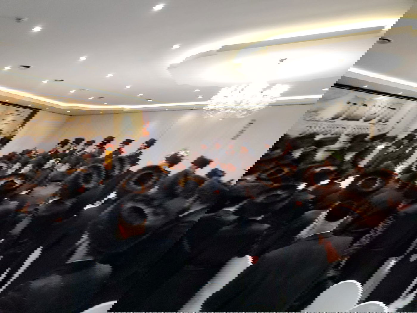 האדמו"ר מסקווירא שבת בעיירה מעז'יבוז