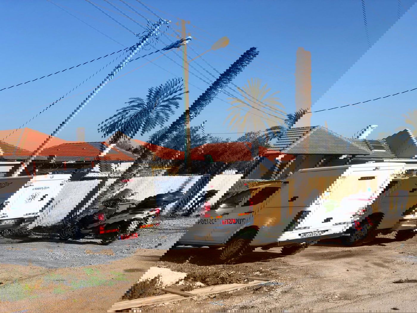 פיצוץ בכניסה לבית במושב שלווה; שני גברים נפצעו