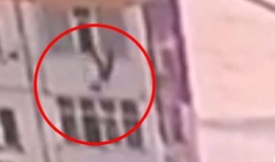 רוסיה: נפלה מקומה 9, קמה על רגליה והלכה