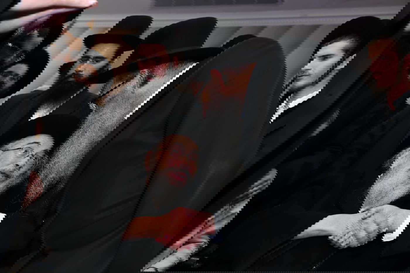 שמחת תלמידי החזון איש: רב הקהילה חיתן