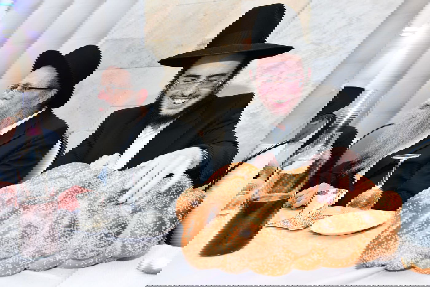 שמחת תלמידי החזון איש: רב הקהילה חיתן