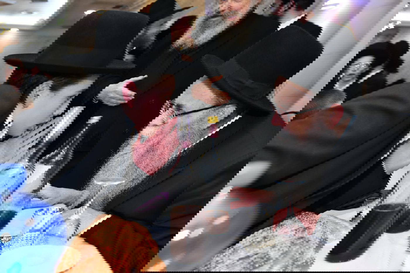 שמחת תלמידי החזון איש: רב הקהילה חיתן