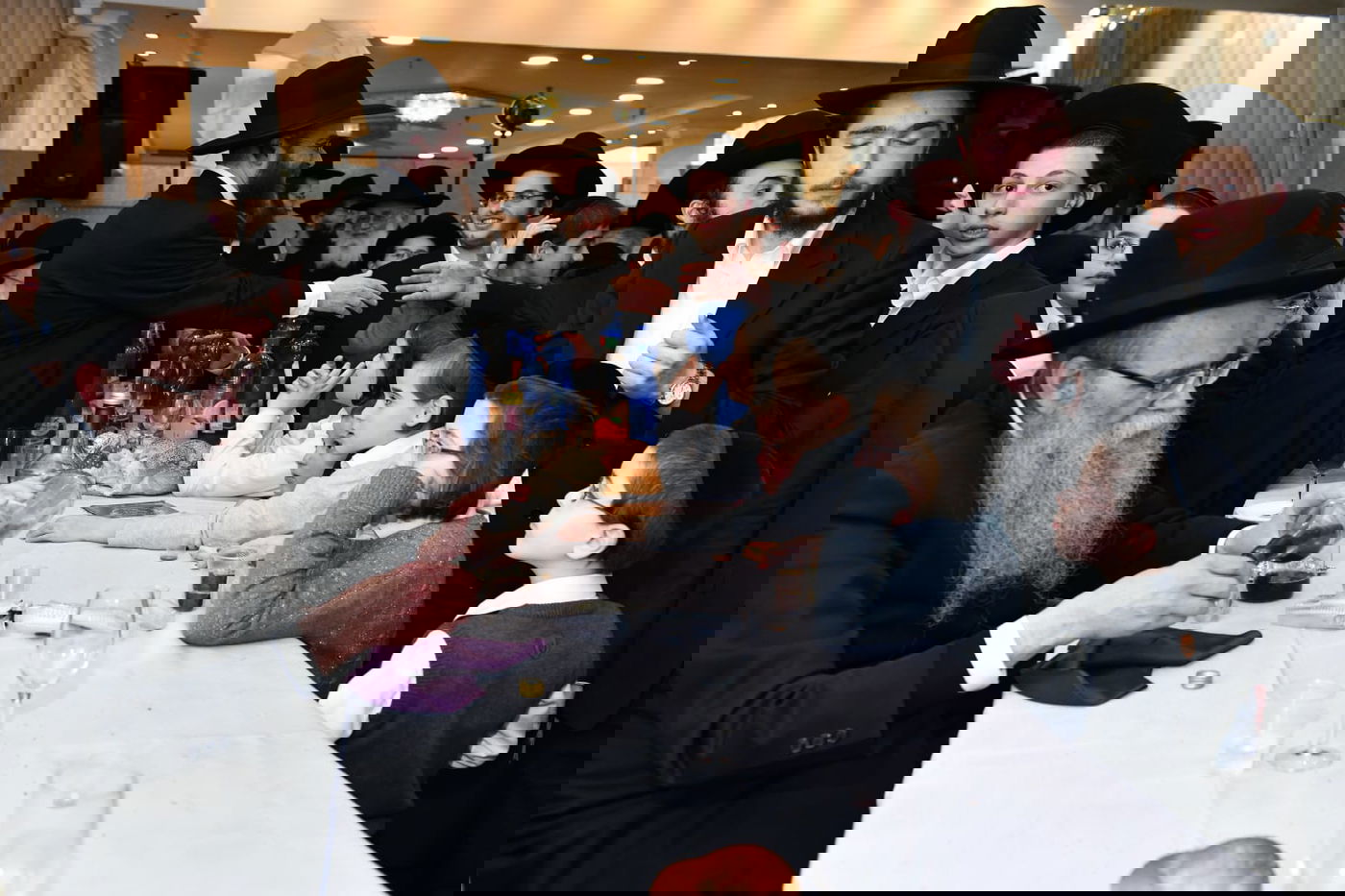 שמחת תלמידי החזון איש: רב הקהילה חיתן