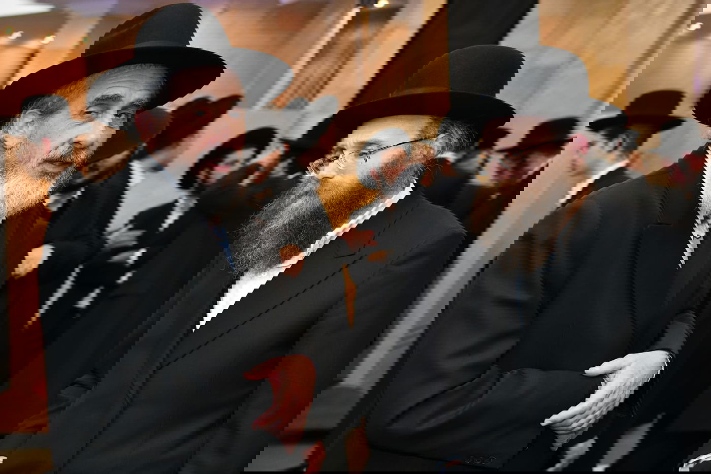 שמחת תלמידי החזון איש: רב הקהילה חיתן