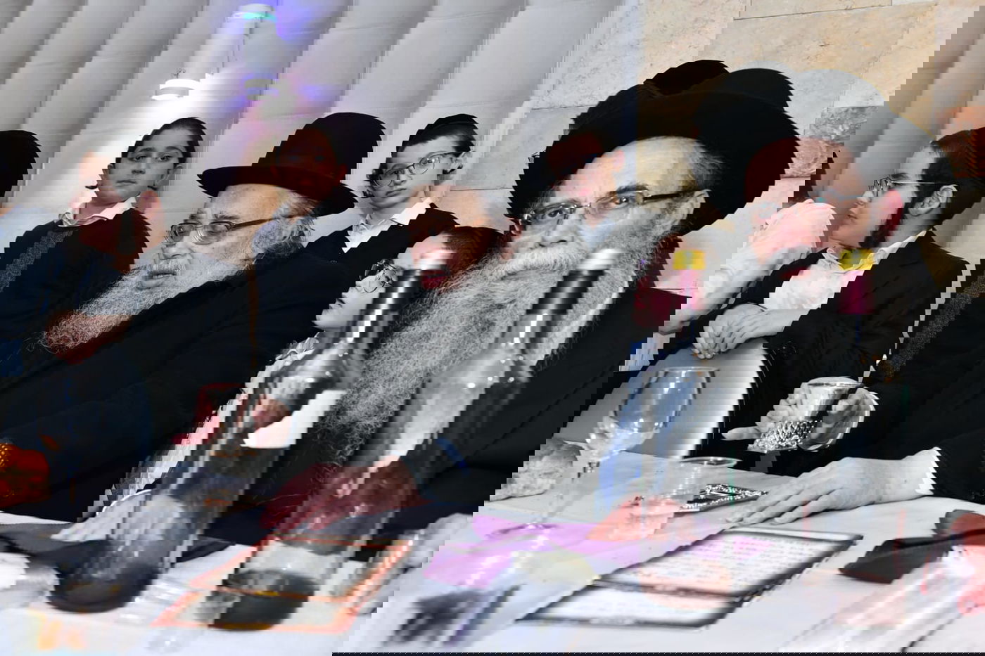 שמחת תלמידי החזון איש: רב הקהילה חיתן