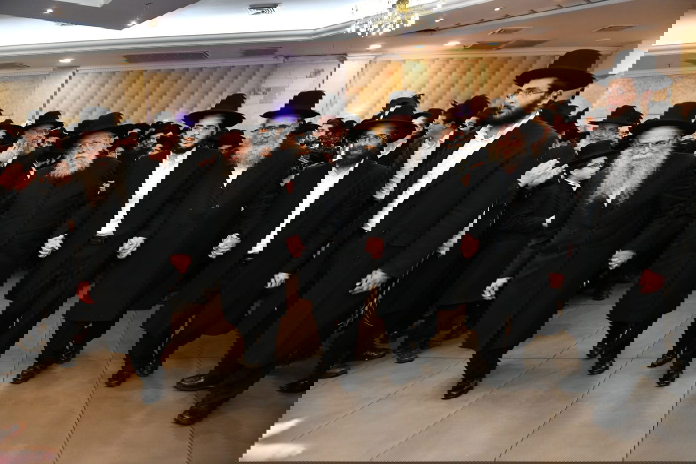 שמחת תלמידי החזון איש: רב הקהילה חיתן