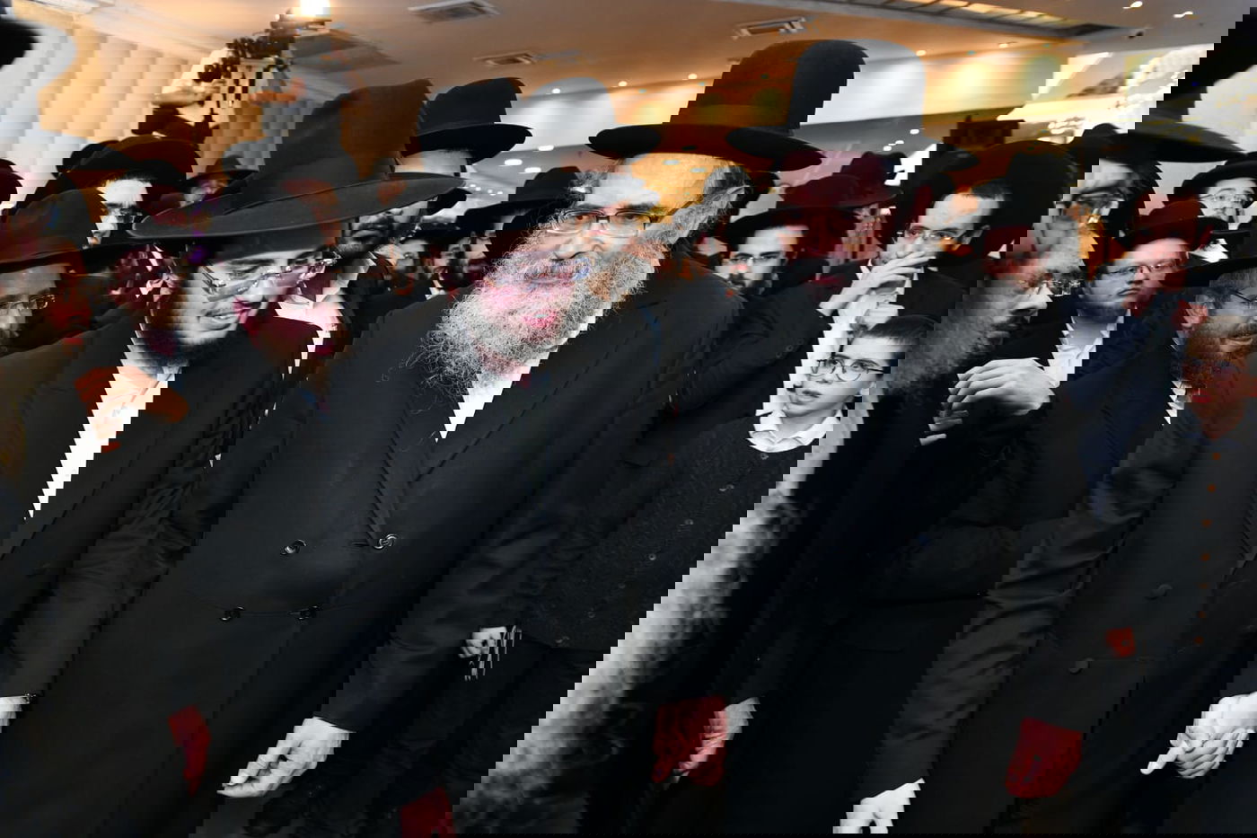 שמחת תלמידי החזון איש: רב הקהילה חיתן