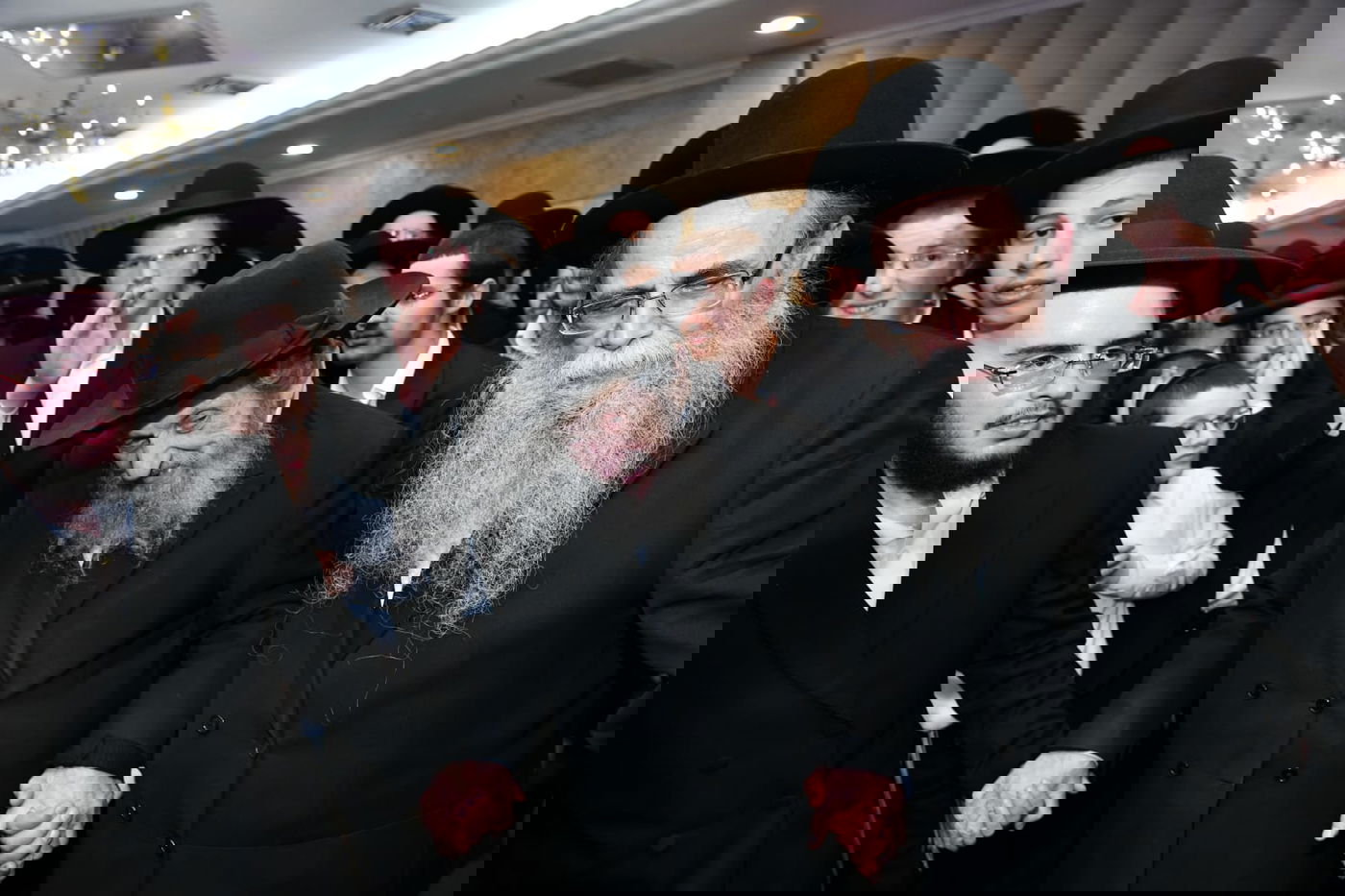 שמחת תלמידי החזון איש: רב הקהילה חיתן