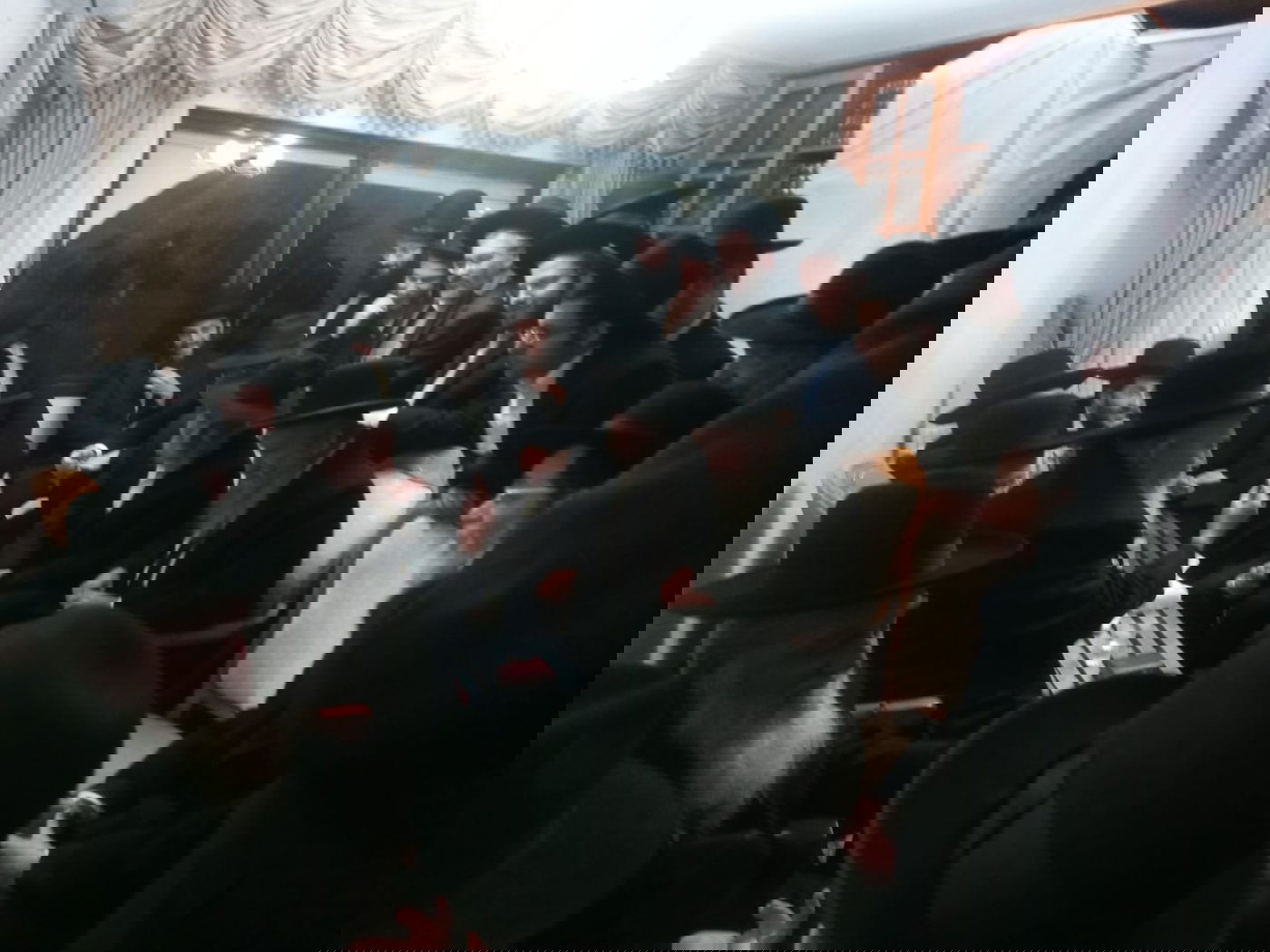 הגר"ד לנדו והגר"א פילץ מנחמים את הגר"מ זילבר 