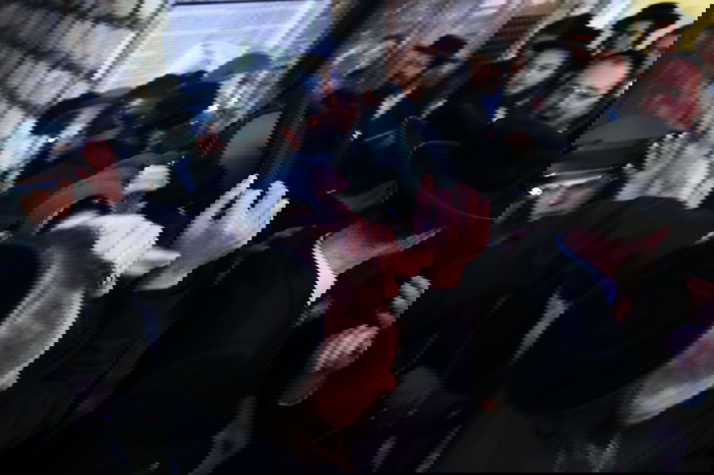 מהומות קשות: המשטרה פשטה על מחסני "העדה החרדית-פלסטינית"