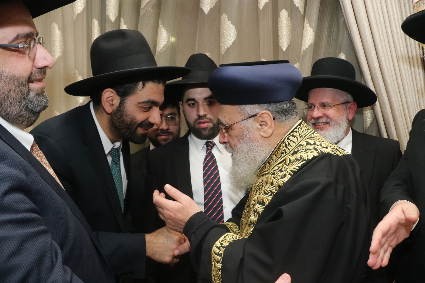 צפו: 'שבע ברכות' לבת בעל ה'הלכה ברורה'