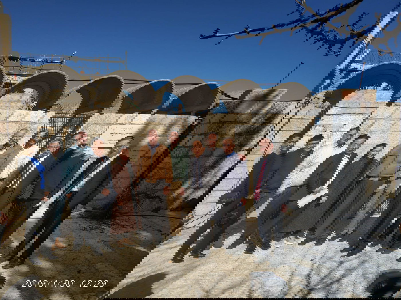 נובוקי סוגיהארה, הבן - במרתף השואה