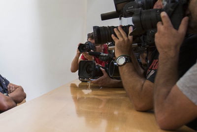 ספסל הנאשמים בבית המשפט בירושלים. אילוסטרציה