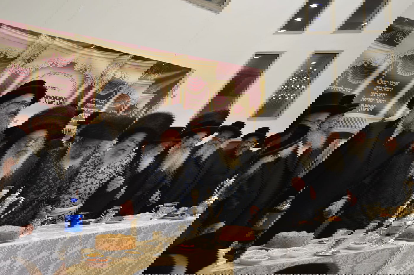 החסידים חגגו את שמחת ה'תנאים' לבת האדמו"ר