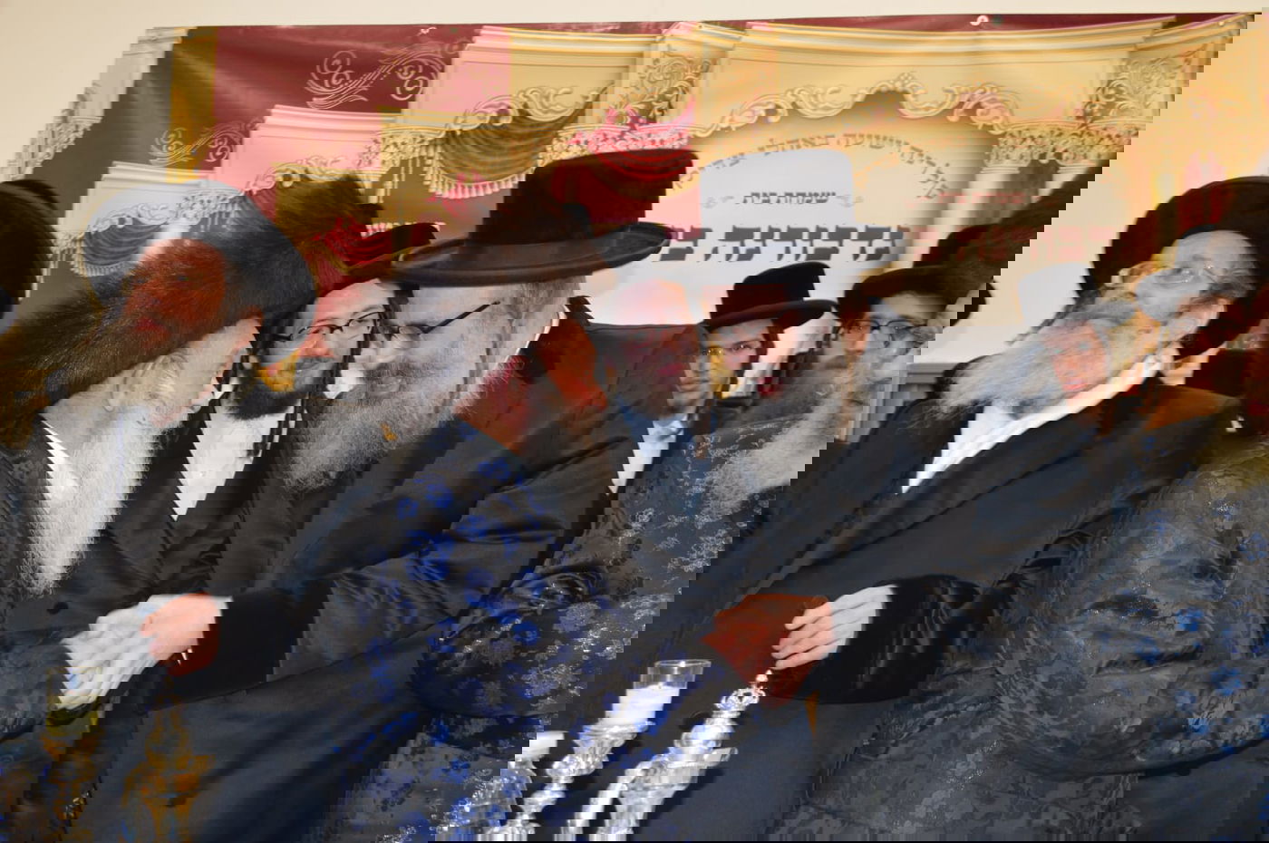 החסידים חגגו את שמחת ה'תנאים' לבת האדמו"ר