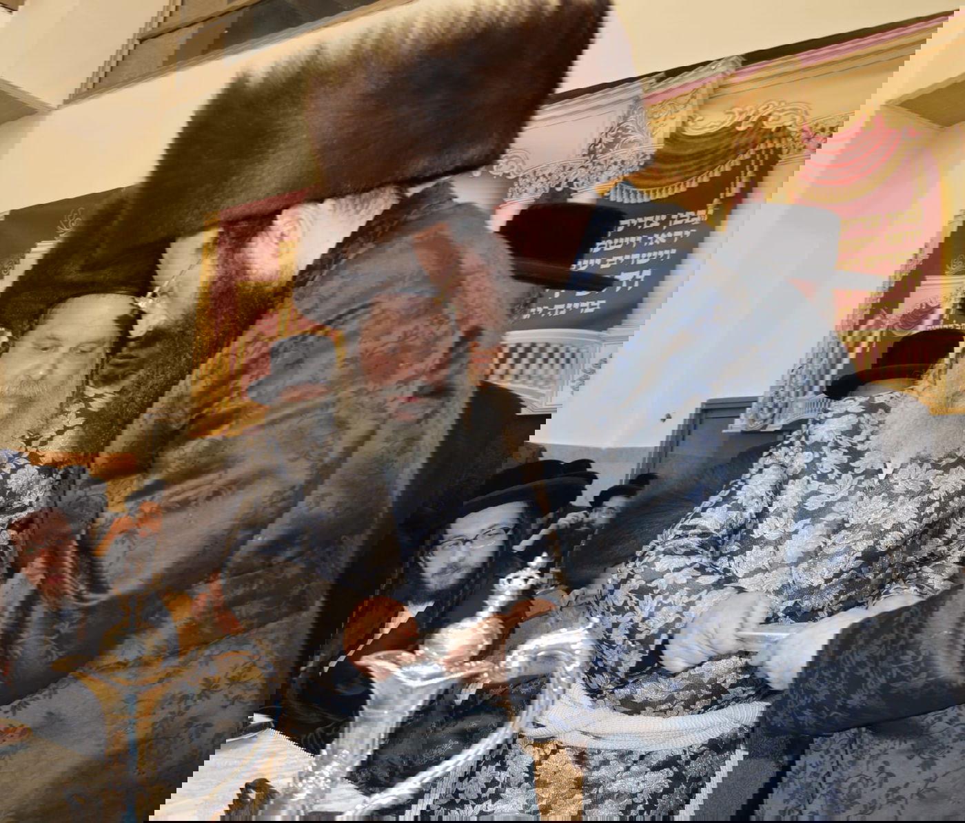 החסידים חגגו את שמחת ה'תנאים' לבת האדמו"ר