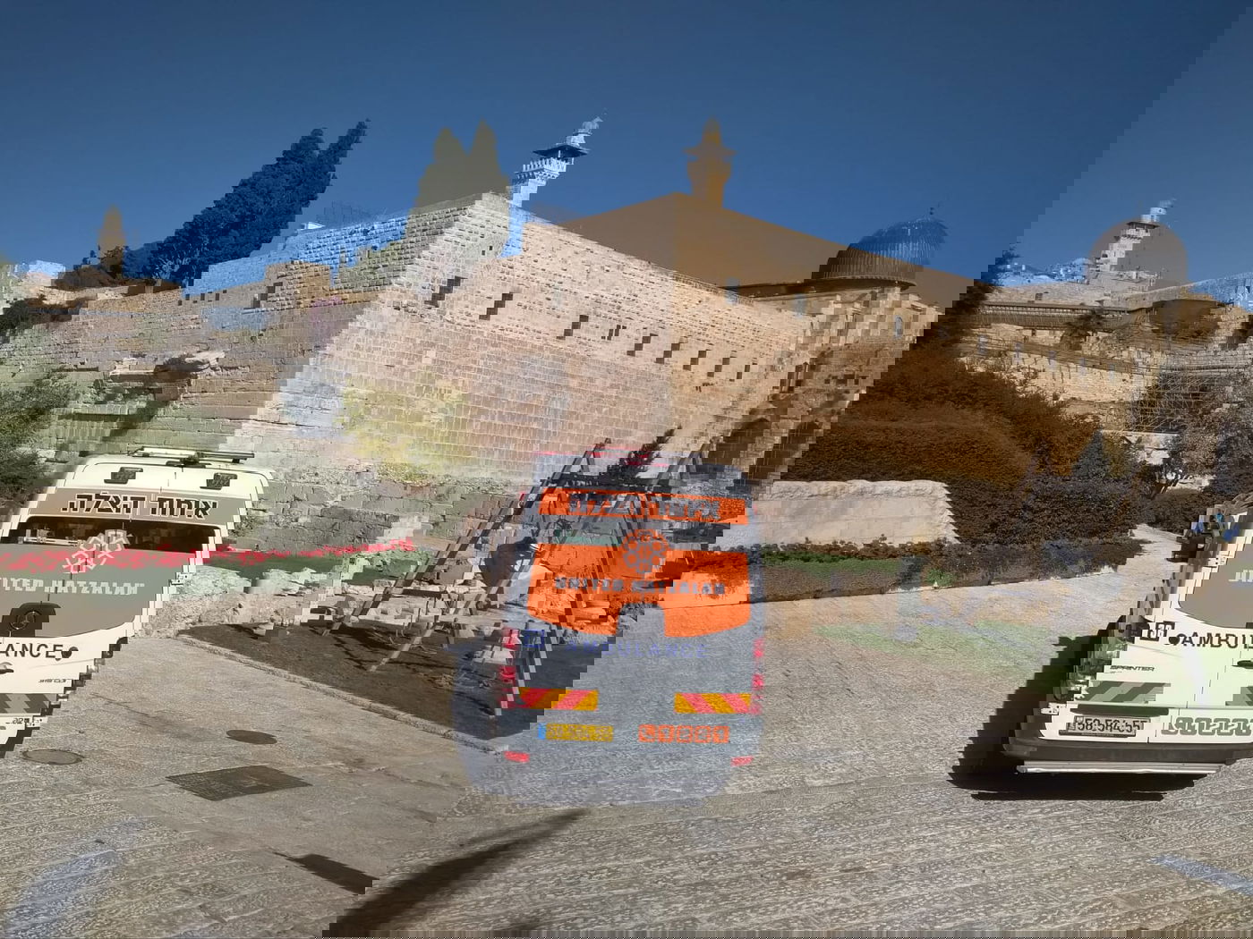 האמבולנס שנתרם לע"נ ניצולת השואה סייע לקשישים ניצולים