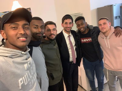 השחקנים עם הרב