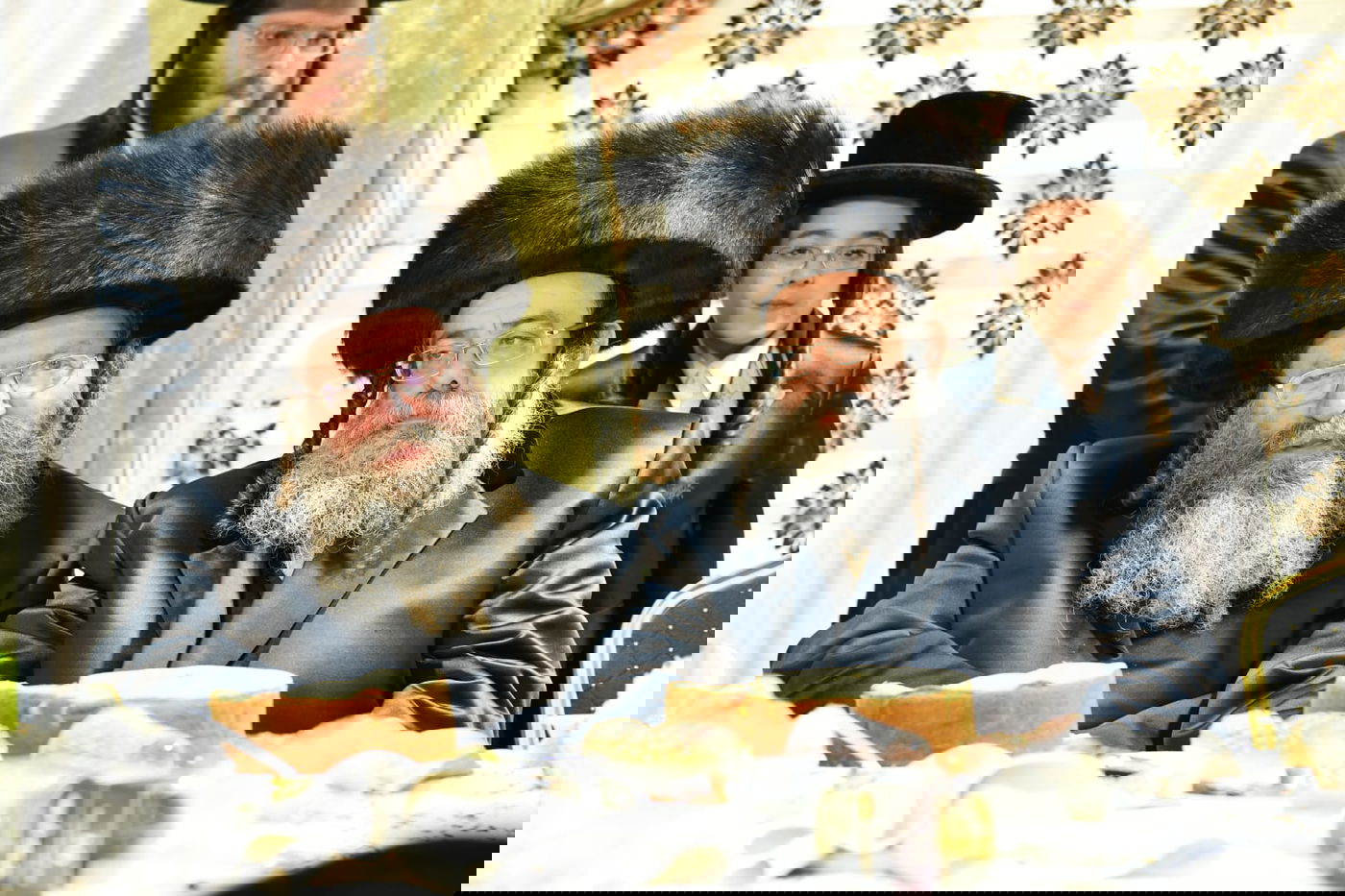 צפו: אלפים בחתונת בת המשפיע רבי מיילך בידרמן