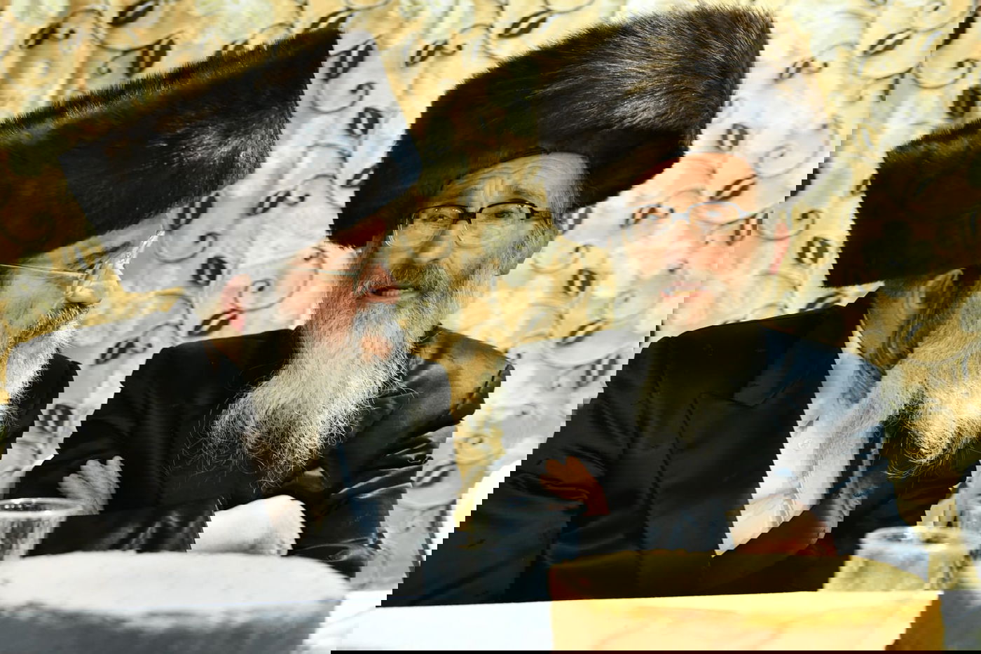 צפו: אלפים בחתונת בת המשפיע רבי מיילך בידרמן